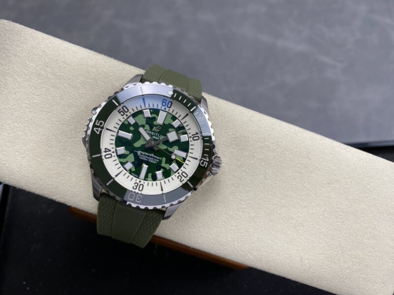 Breitling-Superocean-Super-Diver-E10379D31L1S1-Green-Dial-Rubber-Strap-2-800x600 Breitling Superocean Super Diver E10379D31L1S1 Green Dial Rubber Strap 1:1 Best Replica 46mm - Image 2