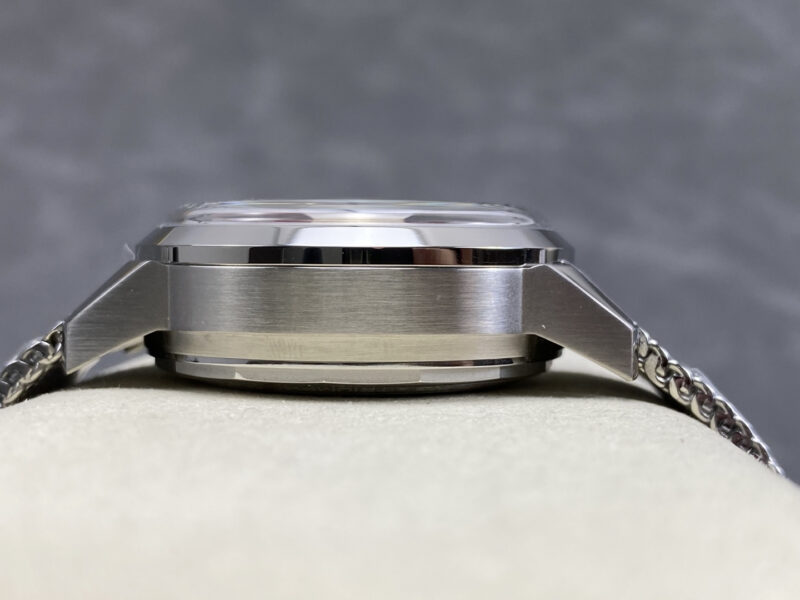 Breitling-Top-Time-B01-Chevrolet-Corvette-Red-Dial-Metal-Bracelet-6-800x600 Breitling Top Time B01 Chevrolet Corvette AB01761A1K1A1 Red Dial Metal Bracelet Best Replica BLS 41mm - Image 6