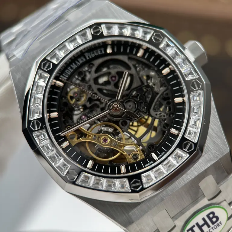 Dong-Ho-Audemars-Piguet-Che-Tac-Royal-Oak-Openworked-Frosted-15412-Mat-Lo-Co-Vien-Dinh-Da-Baguette-41mm-10-768x768.jpg Audemars Piguet Royal Oak Openworked Frosted 15412 Skeleton Dial Bezel Stone Baguette 41mm - Image 5