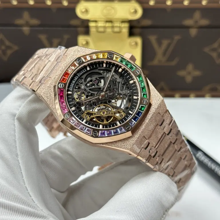 Dong-Ho-Audemars-Piguet-Rep-11-Royal-Oak-Openworked-Frosted-15412-Ma-Vang-Hong-Vien-Dinh-Da-Baguette-41mm-11-768x768.jpg Audemars Piguet Royal Oak Openworked Frosted 15412 Case Rose Gold Bezel Stone Baguette 41mm Super Clone - Image 3