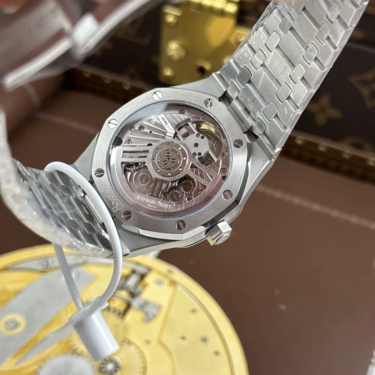 Dong-Ho-Audemars-Piguet-Rep-11-Royal-Oak-Selfwinding-Flying-Tourbillon-26730BC-Mat-Xanh-La-Cay-Dinh-Da-Baguette-41mm-3-768x768-1 Audemars Piguet Imitation Royal Oak Selfwinding Flying Tourbillon 26730BC Green Dial 41mm Super Clone - Image 10