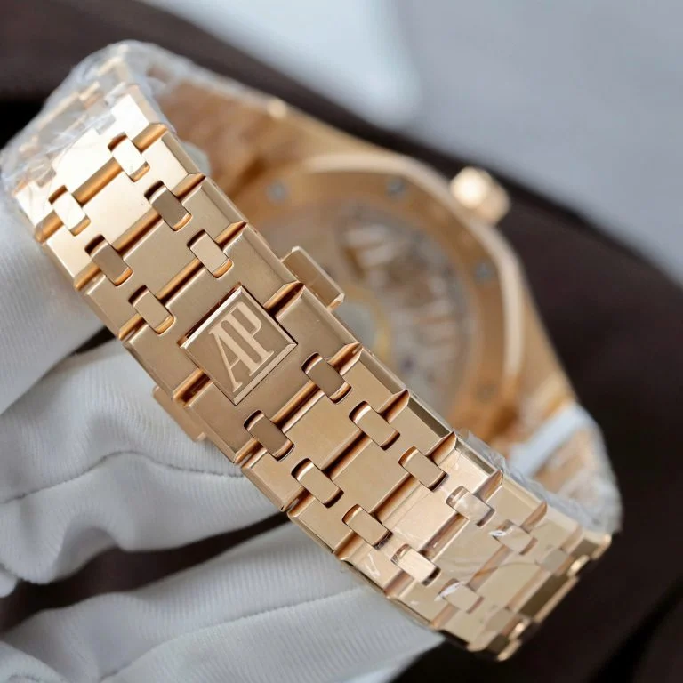 Dong-Ho-Audemars-Piguet-Rep-Cao-Cap-15510R-Royal-Oak-50th-Anniversary-Mat-Xanh-Blue-Boc-Vang-That-41mm-1-768x768-1 Audemars Piguet Royal Oak 41mm 15510 RG DDF 1:1 Best Edition Blue Textured Dial on RG Bracelet Super Clone - Image 9