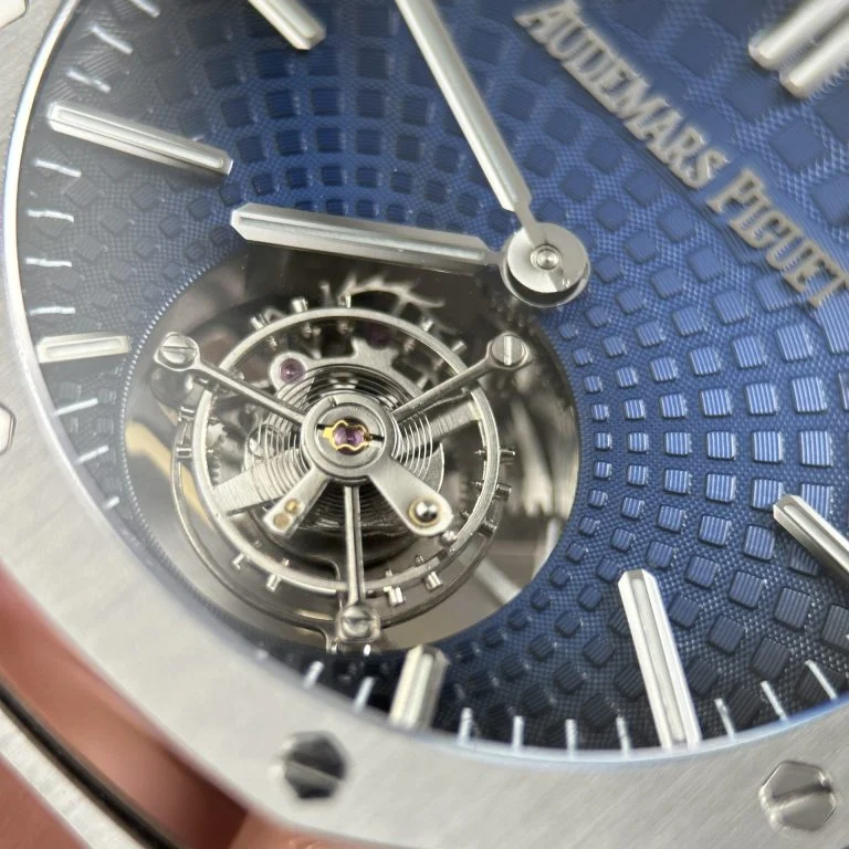 Dong-Ho-Audemars-Piguet-Replica-11-Royal-Oak-Selfwinding-Flying-Tourbillon-26530ST-Mat-Xanh-Khoi-41mm-10-768x768-1 Audemars Piguet Royal Oak Selfwinding Flying Tourbillon 26530ST Smoke Blue Dial 41mm - Image 5