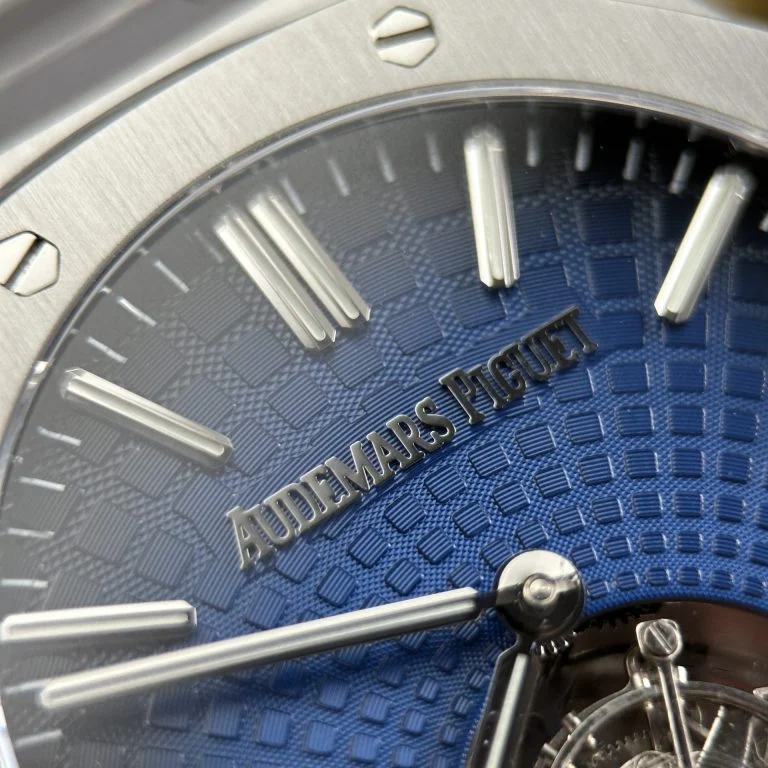 Dong-Ho-Audemars-Piguet-Replica-11-Royal-Oak-Selfwinding-Flying-Tourbillon-26530ST-Mat-Xanh-Khoi-41mm-9-768x768-1 Audemars Piguet Royal Oak Selfwinding Flying Tourbillon 26530ST Smoke Blue Dial 41mm - Image 6