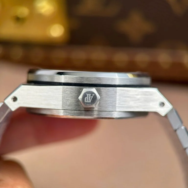 Dong-Ho-Audemars-Piguet-Replica-11-Royal-Oak-Tourbillon-26735-Mat-Skeleton-41mm-6-768x768-1 Audemars Piguet Royal Oak Tourbillon 26735 Skeleton Dial Metal Wire 41mm - Image 7