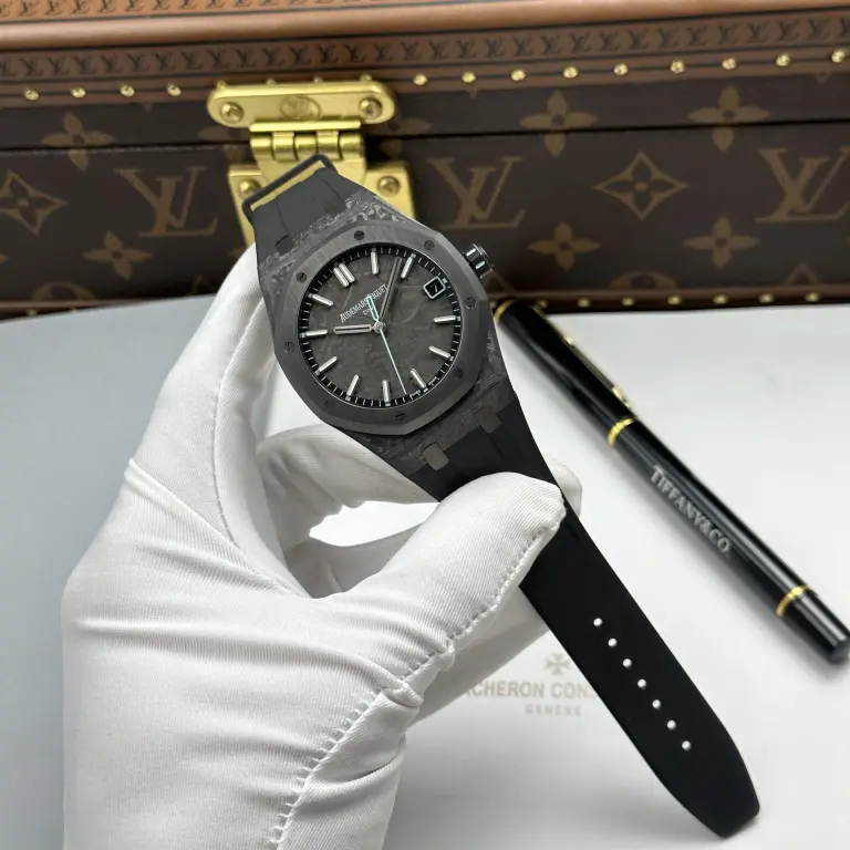 Dong-Ho-Audemars-Piguet-Royal-Oak-DiW-15500-Rep-11-Vo-Carbon-Kim-Giay-Mau-Xanh-Duong-41mm-1-768x768.jpg Audemars Piguet Royal Oak DiW 15500 Case Carbon Second Hand Is Blue 41mm - Image 5