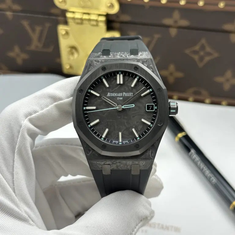 Dong-Ho-Audemars-Piguet-Royal-Oak-DiW-15500-Rep-11-Vo-Carbon-Kim-Giay-Mau-Xanh-Duong-41mm-11-768x768.jpg Audemars Piguet Royal Oak DiW 15500 Case Carbon Second Hand Is Blue 41mm