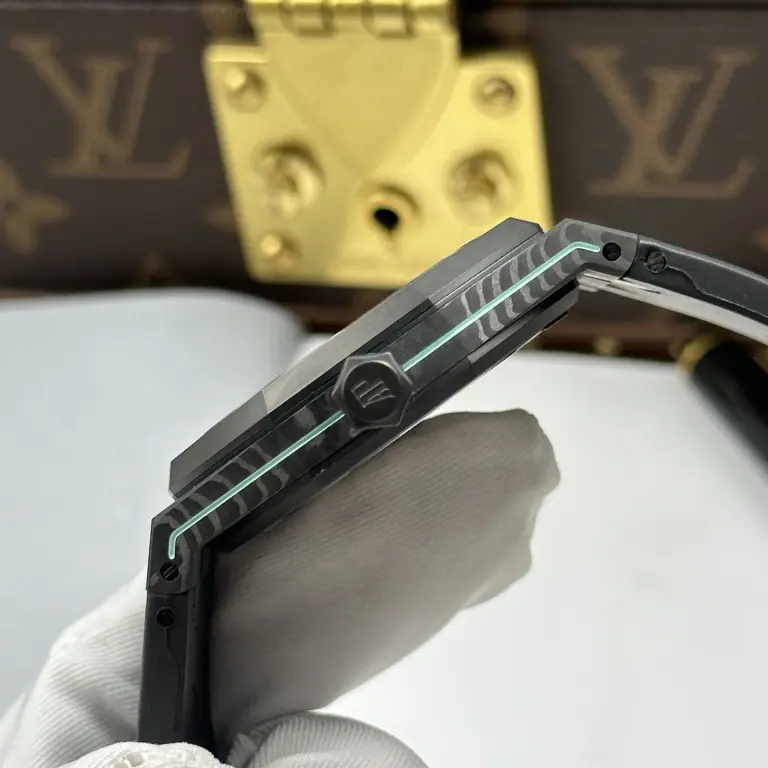 Dong-Ho-Audemars-Piguet-Royal-Oak-DiW-15500-Rep-11-Vo-Carbon-Kim-Giay-Mau-Xanh-Duong-41mm-5-768x768.jpg Audemars Piguet Royal Oak DiW 15500 Case Carbon Second Hand Is Blue 41mm - Image 8