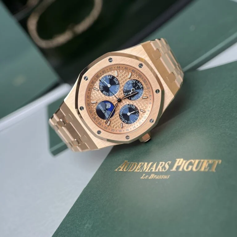 Dong-Ho-Audemars-Piguet-Royal-Oak-Perpetual-Calendar-26574-Rep-11-41mm-2-768x768-1 Audemars Piguet Royal Oak Perpetual Calendar 26574 Rose Gold 41mm Super Clone - Image 3