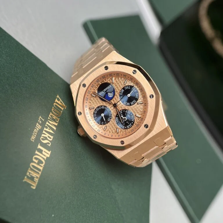 Dong-Ho-Audemars-Piguet-Royal-Oak-Perpetual-Calendar-26574-Rep-11-41mm-4-768x768-1 Audemars Piguet Royal Oak Perpetual Calendar 26574 Rose Gold 41mm Super Clone - Image 4