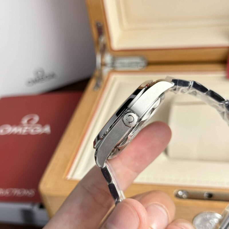 Dong-Ho-Omega-Seamaster-Aqua-Terra-150M-Co-Axial-Master-Chronometer-220.10.41.21.03.004-7-800x800 Omega Seamaster Aqua Terra Co-Axial Master Chronometer 220.10.41.21.03.004 Blue Dial Best Replica 41mm - Image 7