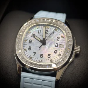 Patek Philippe Aquanaut 5072R Blue Diamond PP Factory 35.6mm Super ClonePatek Philippe Aquanaut 5072R Blue Diamond PP Factory 35.6mm Super Clone