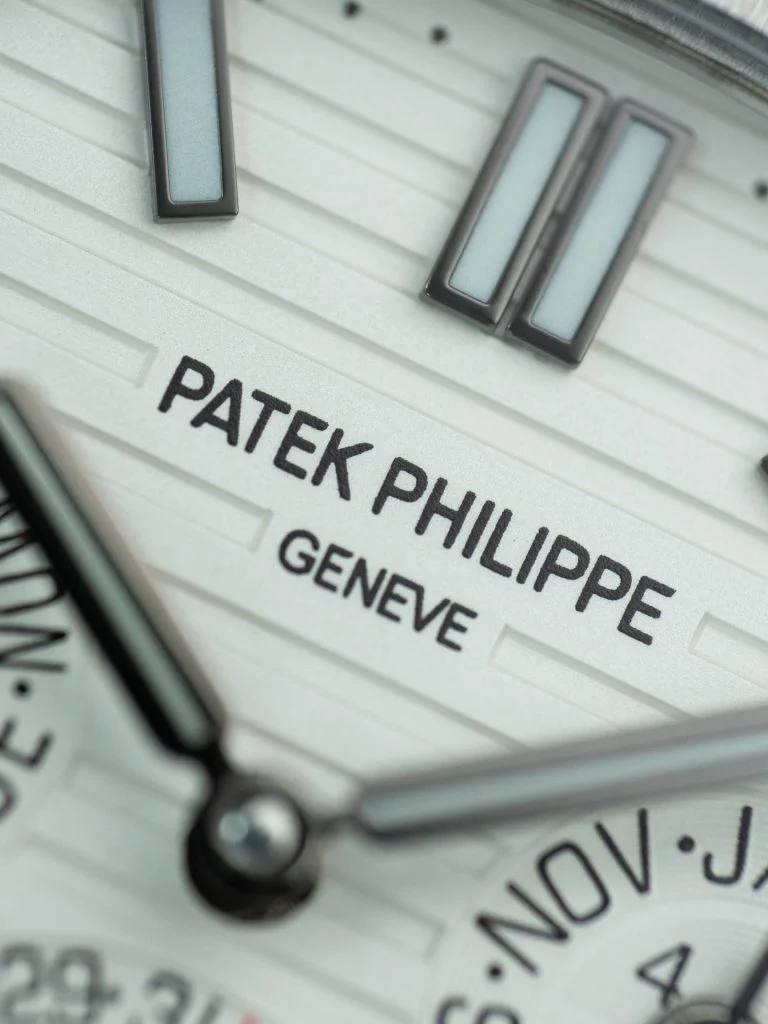 Dong-Ho-Patek-Philippe-Nautilus-5740-Rep-11-Mat-Trang-May-Co-Thuy-Sy-40mm-13-768x1024-1 Patek Philippe Nautilus 5740 White Dial Automatic Movement 40mm - Image 4