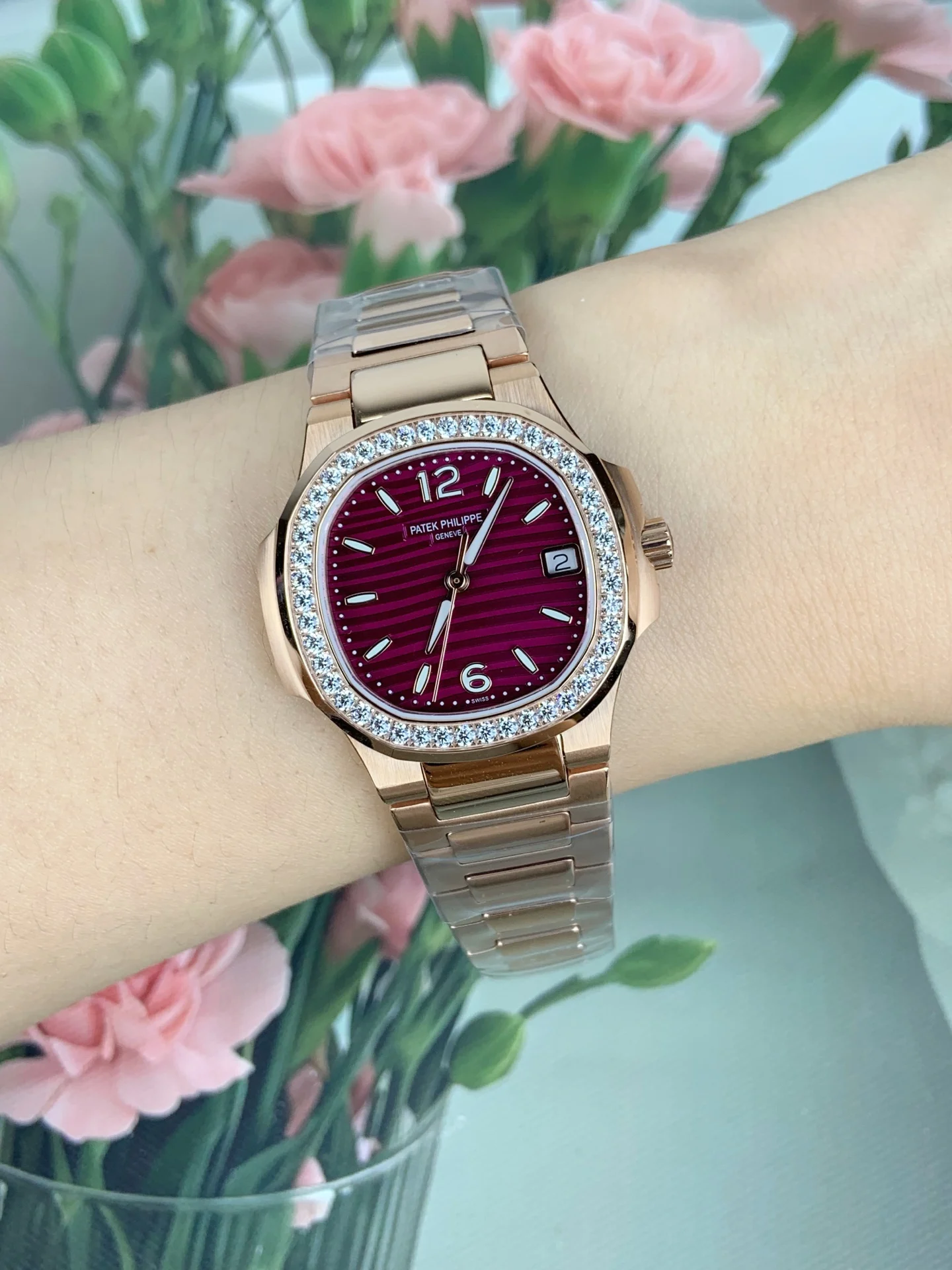 Dong-Ho-Patek-Philippe-Nautilus-7010R-Replica-11-Mat-So-Tim-May-Pin-Nha-May-GR-32mm-1 Patek Philippe Nautilus 7010R Purple Dial Quartz Movement GR Factory 32mm - Image 3