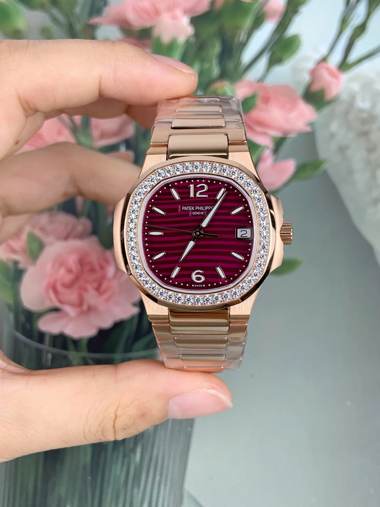 Dong-Ho-Patek-Philippe-Nautilus-7010R-Replica-11-Mat-So-Tim-May-Pin-Nha-May-GR-32mm-9 Patek Philippe Nautilus 7010R Purple Dial Quartz Movement GR Factory 32mm - Image 2