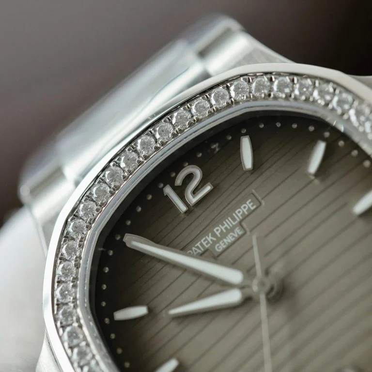 Dong-Ho-Patek-Philippe-Nautilus-7118-Mat-Xam-Che-Tac-Dinh-Moissante-Xuong-3K-35-2-768x768-1 Patek Philippe Nautilus 7118 Gray Dial Custom Diamonds Moissanite 3K Factory 35.2mm - Image 3