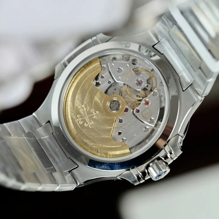 Dong-Ho-Patek-Philippe-Nautilus-7118-Mat-Xam-Che-Tac-Dinh-Moissante-Xuong-3K-35-6-768x768-1 Patek Philippe Nautilus 7118 Gray Dial Custom Diamonds Moissanite 3K Factory 35.2mm - Image 6