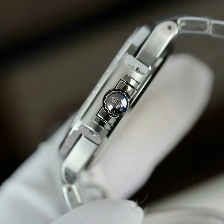 Dong-Ho-Patek-Philippe-Nautilus-7118-Mat-Xam-Che-Tac-Dinh-Moissante-Xuong-3K-35-8-768x768-1 Patek Philippe Nautilus 7118 Gray Dial Custom Diamonds Moissanite 3K Factory 35.2mm - Image 8