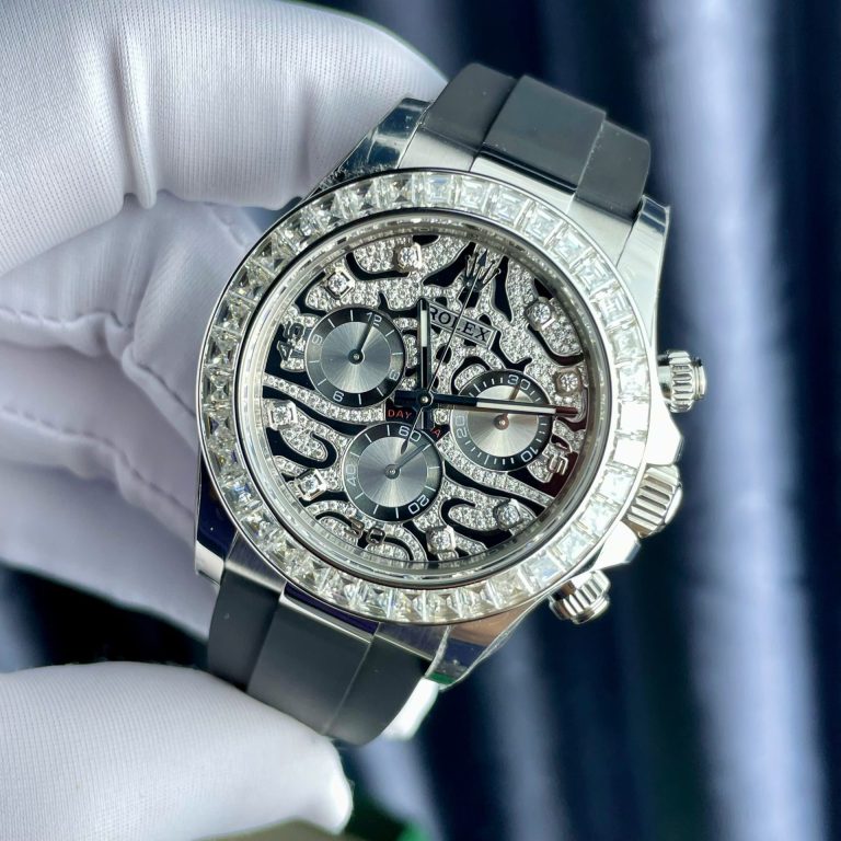 Dong-Ho-Rolex-Cosmograph-Daytona-Eye-Of-The-Tiger-Che-Tac-Kim-Cuong-Moissanite-Baguette-40mm-2-768x768-1 Rolex Cosmograph Daytona Eye Of The Tiger Moissanite Baguette Diamonds 40mm - Image 3