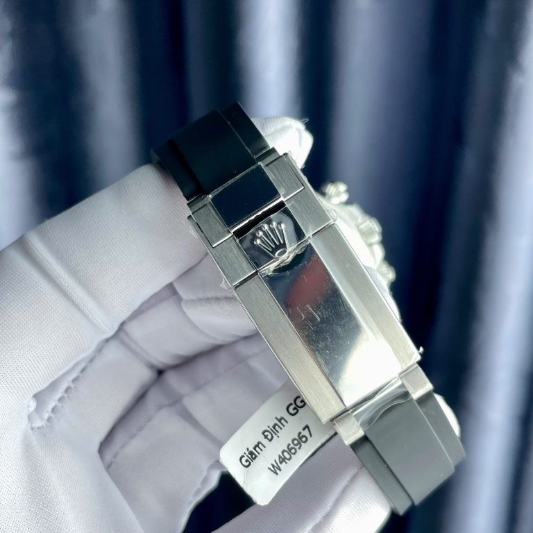 Dong-Ho-Rolex-Cosmograph-Daytona-Eye-Of-The-Tiger-Che-Tac-Kim-Cuong-Moissanite-Baguette-40mm-5-768x768-1 Rolex Cosmograph Daytona Eye Of The Tiger Moissanite Baguette Diamonds 40mm - Image 5
