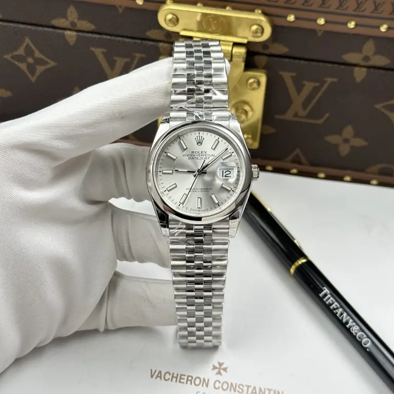 Dong-Ho-Rolex-DateJust-126200-Replica-11-Mat-Bac-Day-Deo-Jubilee-Nha-May-VS-36mm-1-768x768.jpg Rolex DateJust 126200 Silver Dial Jubilee Strap VS Factory 36mm - Image 2