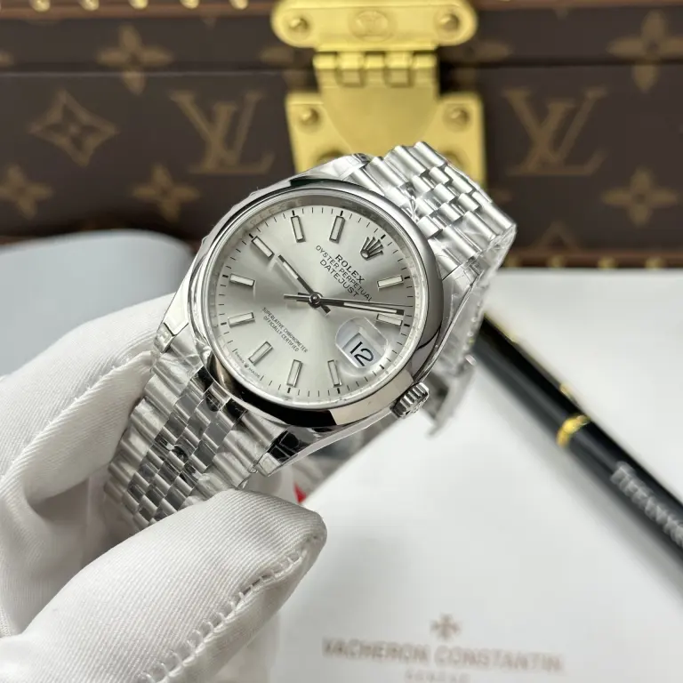 Dong-Ho-Rolex-DateJust-126200-Replica-11-Mat-Bac-Day-Deo-Jubilee-Nha-May-VS-36mm-11-768x768.jpg Rolex DateJust 126200 Silver Dial Jubilee Strap VS Factory 36mm - Image 4