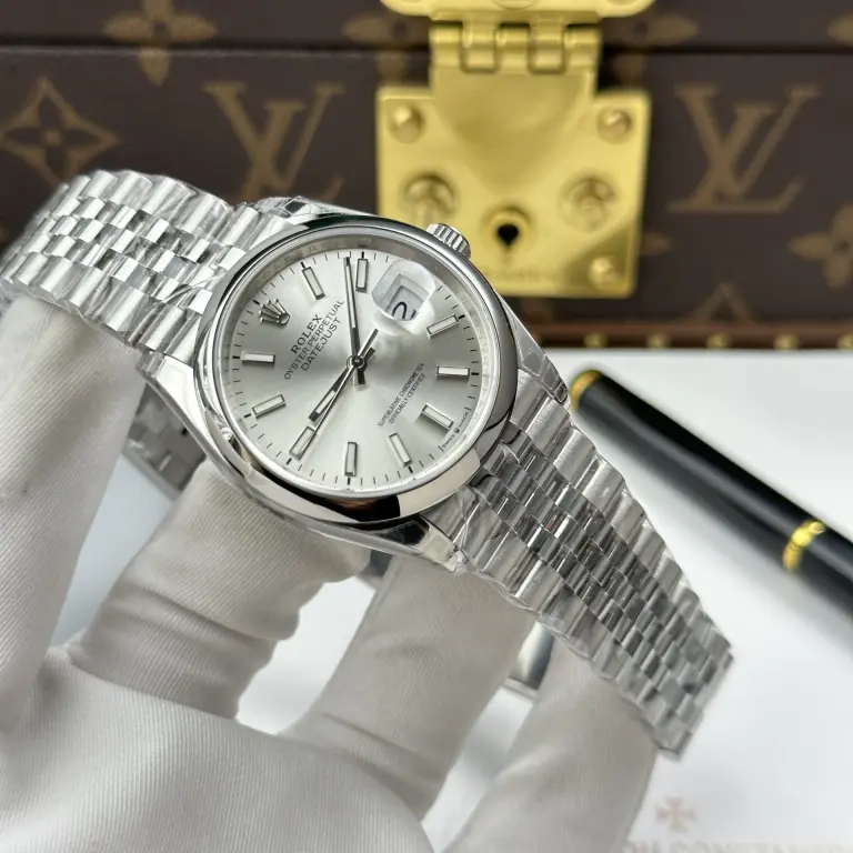 Dong-Ho-Rolex-DateJust-126200-Replica-11-Mat-Bac-Day-Deo-Jubilee-Nha-May-VS-36mm-12-768x768.jpg Rolex DateJust 126200 Silver Dial Jubilee Strap VS Factory 36mm - Image 3