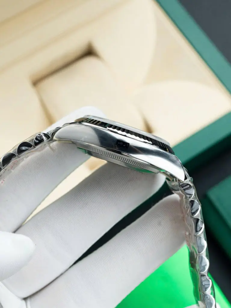 Dong-Ho-Rolex-DateJust-126234-Mat-Xa-Cu-Rep-11-Nha-May-Clean-Cao-Cap-Nhat-36mm-9-768x1024.jpg DateJust 41 126334 QF 1:1 Best Edition 904L Steel White MOP Dial on Jubilee Bracelet QF3235 (149g) - Image 8