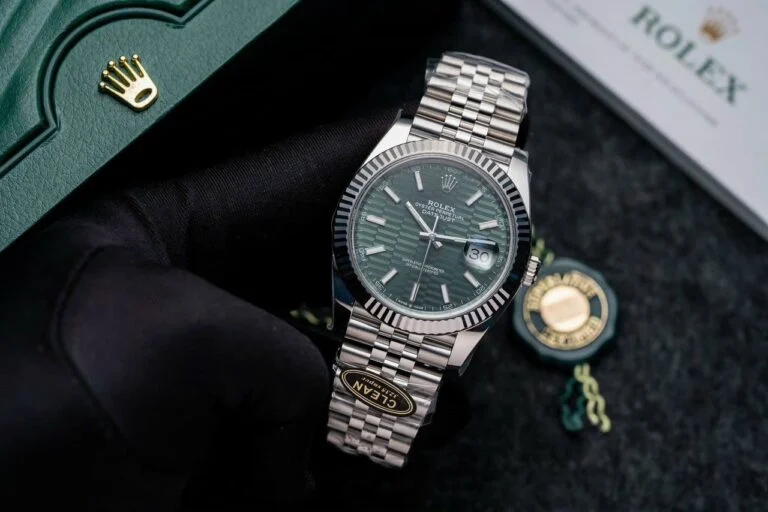 Dong-Ho-Rolex-DateJust-126334-Mat-Nep-Gap-Xanh-La-Clean-41mm-5-768x512-1 DateJust 41 126334 QF 1:1 Best Edition 904L Steel Green Texuted Stick Dial on Jubilee Bracelet QF3235 (149g) - Image 4