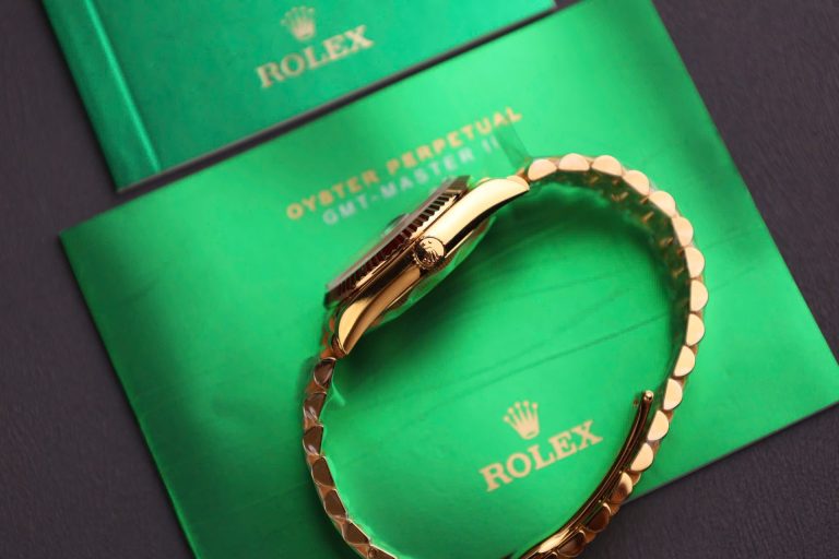Dong-Ho-Rolex-Day-Date-Che-Tac-Boc-Vang-That-Mat-So-Kham-Xa-Cu-36mm-13-768x512-1 Rolex Day-Date 36mm Mother Of Pearl Dial Custom Gold Wrapped - Image 10