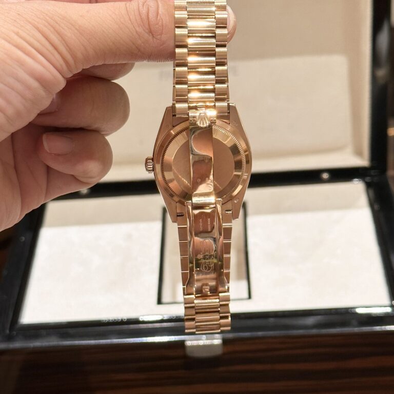 Dong-Ho-Rolex-Day-Date-Mat-Xa-Cu-RoseGold-Fake-11-EW-36mm-4-768x768-1 Rolex Day-Date Mother of Pearl Rose Gold EW Factory 36mm - Image 5
