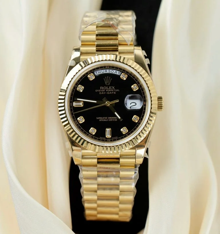 Dong-Ho-Rolex-Day-Date-Replica-Cao-Cap-Mat-Den-Coc-So-Dinh-Da-Xuong-GM-40mm-11-768x819-1 Rolex Day-Date Black Dial President Strap GM Factory 40mm Super Clone