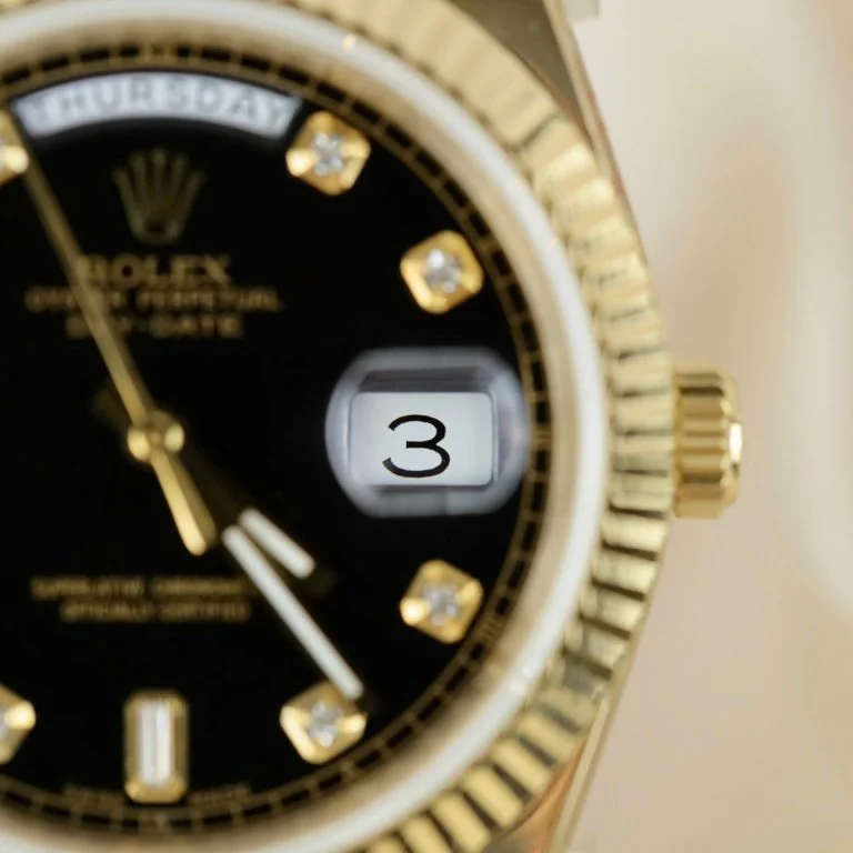 Dong-Ho-Rolex-Day-Date-Replica-Cao-Cap-Mat-Den-Coc-So-Dinh-Da-Xuong-GM-40mm-6-768x768-1 Rolex Day-Date Black Dial President Strap GM Factory 40mm Super Clone - Image 7