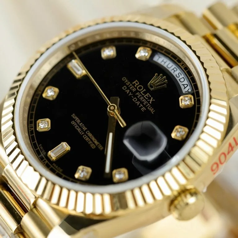 Dong-Ho-Rolex-Day-Date-Replica-Cao-Cap-Mat-Den-Coc-So-Dinh-Da-Xuong-GM-40mm-8-768x768-1 Rolex Day-Date Black Dial President Strap GM Factory 40mm Super Clone - Image 5
