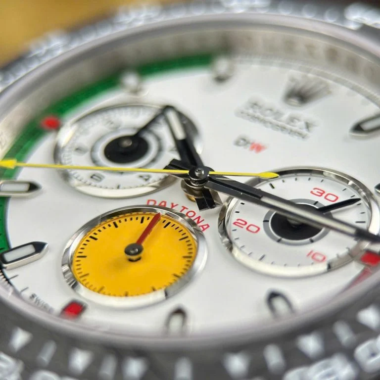 Dong-Ho-Rolex-Daytona-DiW-Ferrari-Replica-11-Vo-Carbon-Trang-Sieu-Nhe-40mm-5-768x768-1 Rolex Daytona DiW Ferrari Super Clone Watch - Image 5