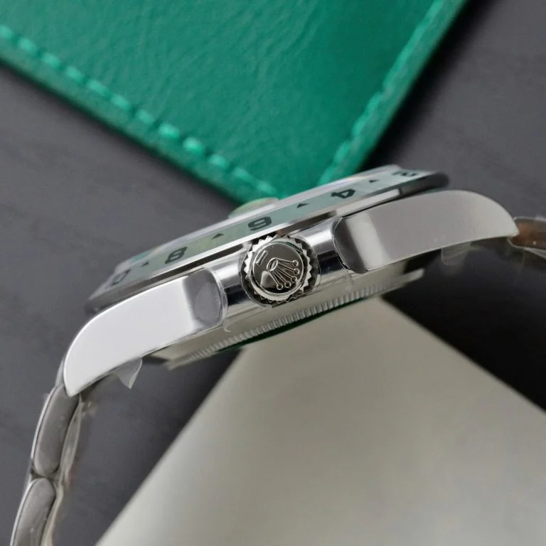 Dong-Ho-Rolex-Explorer-II-226570-Rep-11-Cao-Cap-Nhat-Mat-Den-Nha-May-Clean-42mm-8-768x768-1 Explorer II 42mm 226570 Black 904L SS QF 1:1 Best Edition Black Dial on Bracelet SH3285 CHS - Image 7