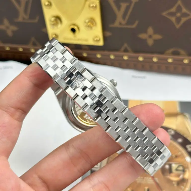 Dong-Ho-Rolex-Land-Dweller-127236-Replica-11-Mat-Xanh-Bang-Hoa-Tiet-To-Ong-36mm-13-768x768.jpg Land Dweller 127336 2F 1:1 Best Edition Ice Blue Textured Dial on SS Bracelet A7135 - Image 7