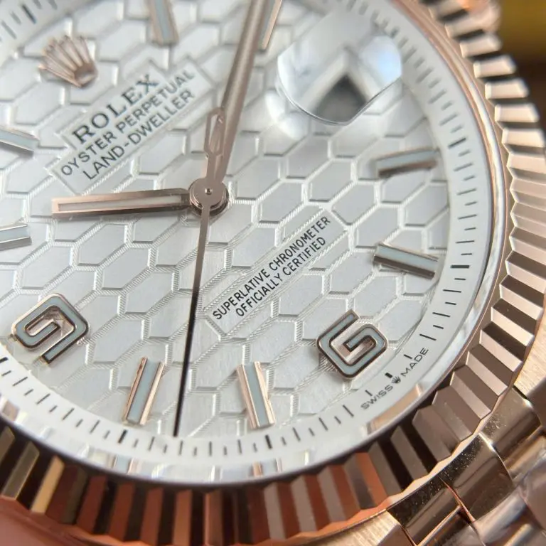 Dong-Ho-Rolex-Land-Dweller-127335-Rep-11-Ma-Vang-Hong-Mat-Trang-Hoa-Tiet-To-Ong-3-768x768.jpg Land Dweller 127335 2F 1:1 Best Edition White Textured Dial on RG Bracelet A7135 - Image 7