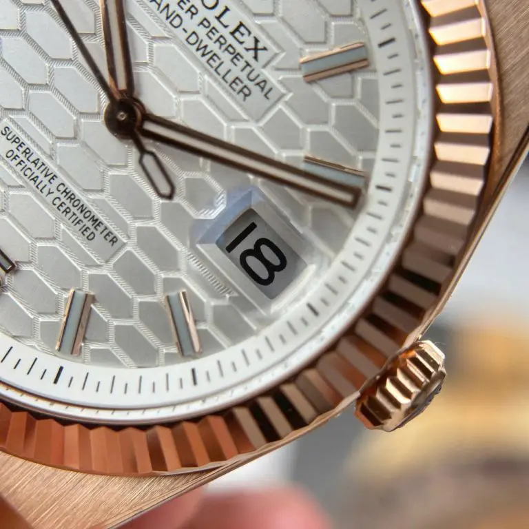 Dong-Ho-Rolex-Land-Dweller-127335-Rep-11-Ma-Vang-Hong-Mat-Trang-Hoa-Tiet-To-Ong-6-768x768.jpg Land Dweller 127335 2F 1:1 Best Edition White Textured Dial on RG Bracelet A7135 - Image 10