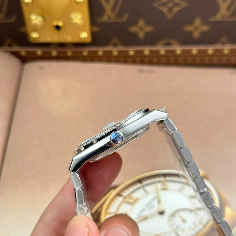Dong-Ho-Rolex-Land-Dweller-127336-Che-Tac-Mat-Xanh-Bang-Hoa-Tiet-To-Ong-Dinh-Da-Baguette-40mm-8-768x768-1 Land Dweller 127336 DIWF 1:1 Best Edition Ice Blue Textured Dial Diamonds Bezel on SS Bracelet A7135 - Image 5
