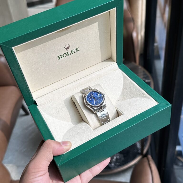 Dong-Ho-Rolex-Nu-DateJust-Replica-Mat-So-Cay-La-Mau-Xanh-Duong-31mm-1-768x768-1 Rolex DateJust Womens Watch 11 Blue Leaf Dial 31mm - Image 5