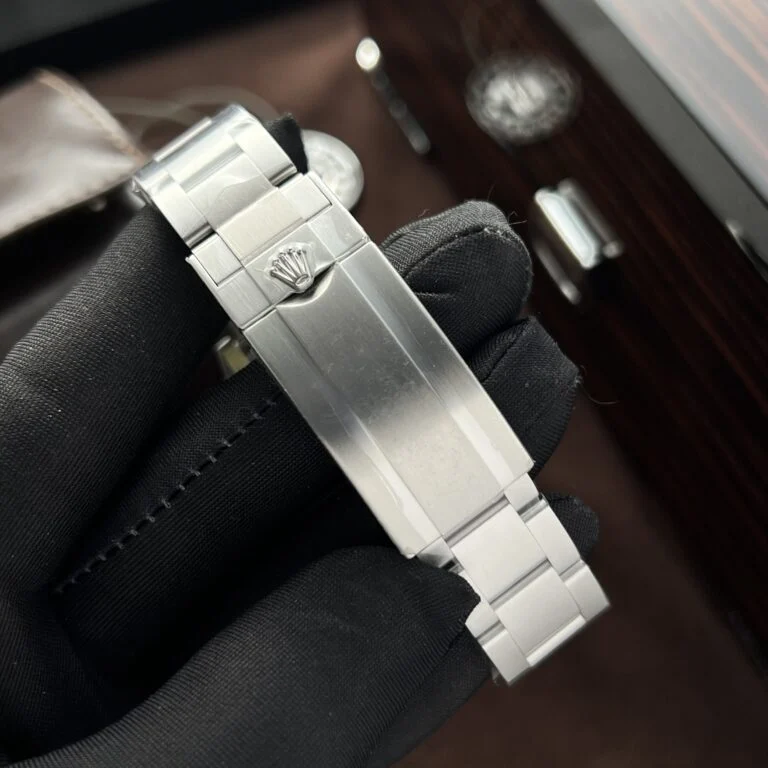 Dong-Ho-Rolex-Replica-Cao-Cap-2-768x768-1 Rolex Submariner 35mm Green Dial 1454151 - Image 6