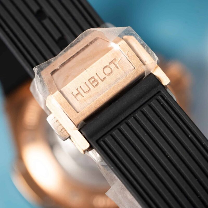 Hublot-Big-Bang-One-Click-King-Gold-Pave-Da-CZ-11-scaled-800x800 Hublot Big Bang One Click King Gold Black Pav¨¦ Baguette CZ Stone Bezel Replica 39mm - Image 11