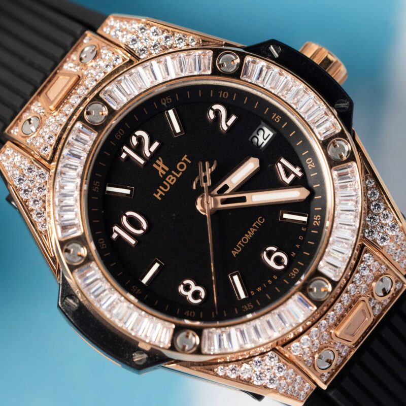 Hublot-Big-Bang-One-Click-King-Gold-Pave-Da-CZ-3-scaled-800x800 Hublot Big Bang One Click King Gold Black Pav¨¦ Baguette CZ Stone Bezel Replica 39mm - Image 3