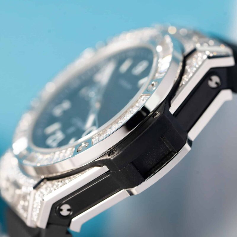 Hublot-Big-Bang-One-Click-Steel-Black-Pave-Da-CZ-5-scaled-800x800 Hublot Big Bang One Click Steel Black Pav¨¦ Baguette CZ Stone Bezel Replica 39mm - Image 6