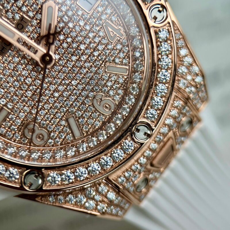 Hublot-Big-Bang-One-Click-Vang-Hong-Che-Tac-Moissanite-6-800x800 Hublot Big Bang One Click King Gold Pave White Full Moissanite Replica 39mm - Image 6