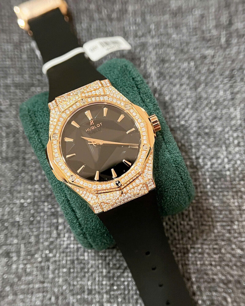Hublot-Classic-Fusion-Orlinski-King-Gold-Diamond-Pave-3-800x1000 Hublot Classic Fusion Orlinski King Gold Pav¨¦ Black Dial Custom Moissanite 40mm - Image 3