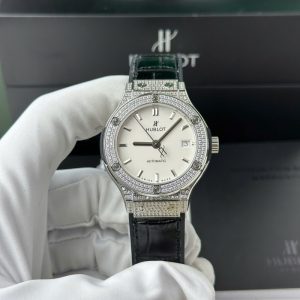 Hublot Classic Fusion Titanium Diamond Pav¨¦ White Dial Black Leather Strap Replica 38mm