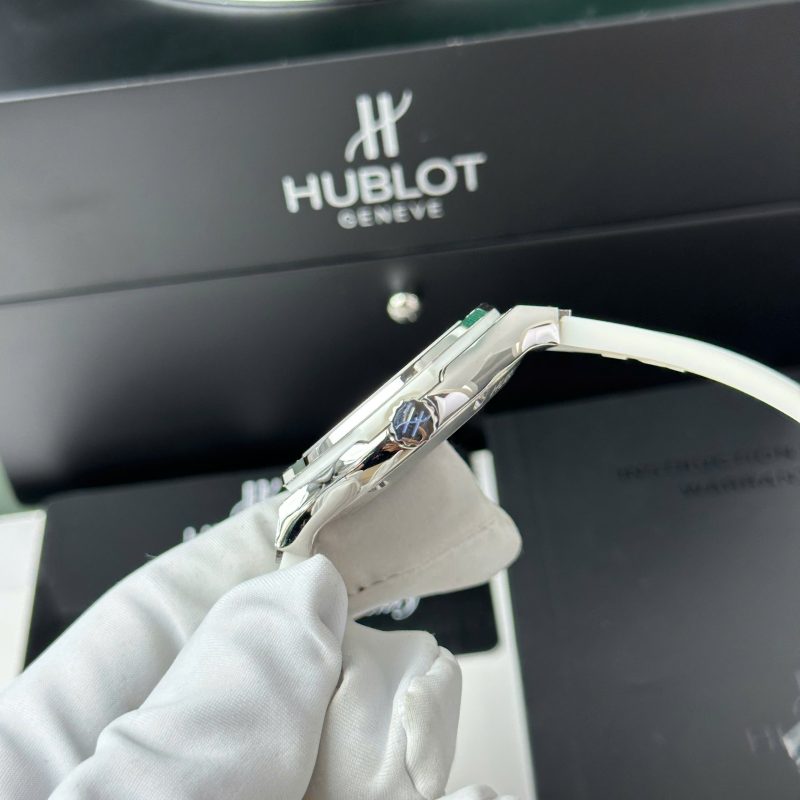 Hublot-Classic-Fusion-Titanium-Diamond-Pave-White-Dial-Rubber-Strap-6-800x800 Hublot Classic Fusion Titanium Diamond Pav¨¦ White Dial Rubber Strap Replica 38mm - Image 6