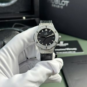 Hublot Classic Fusion Titanium Pav¨¦ Black Dial Leather Strap Ladies Replica 33mm
